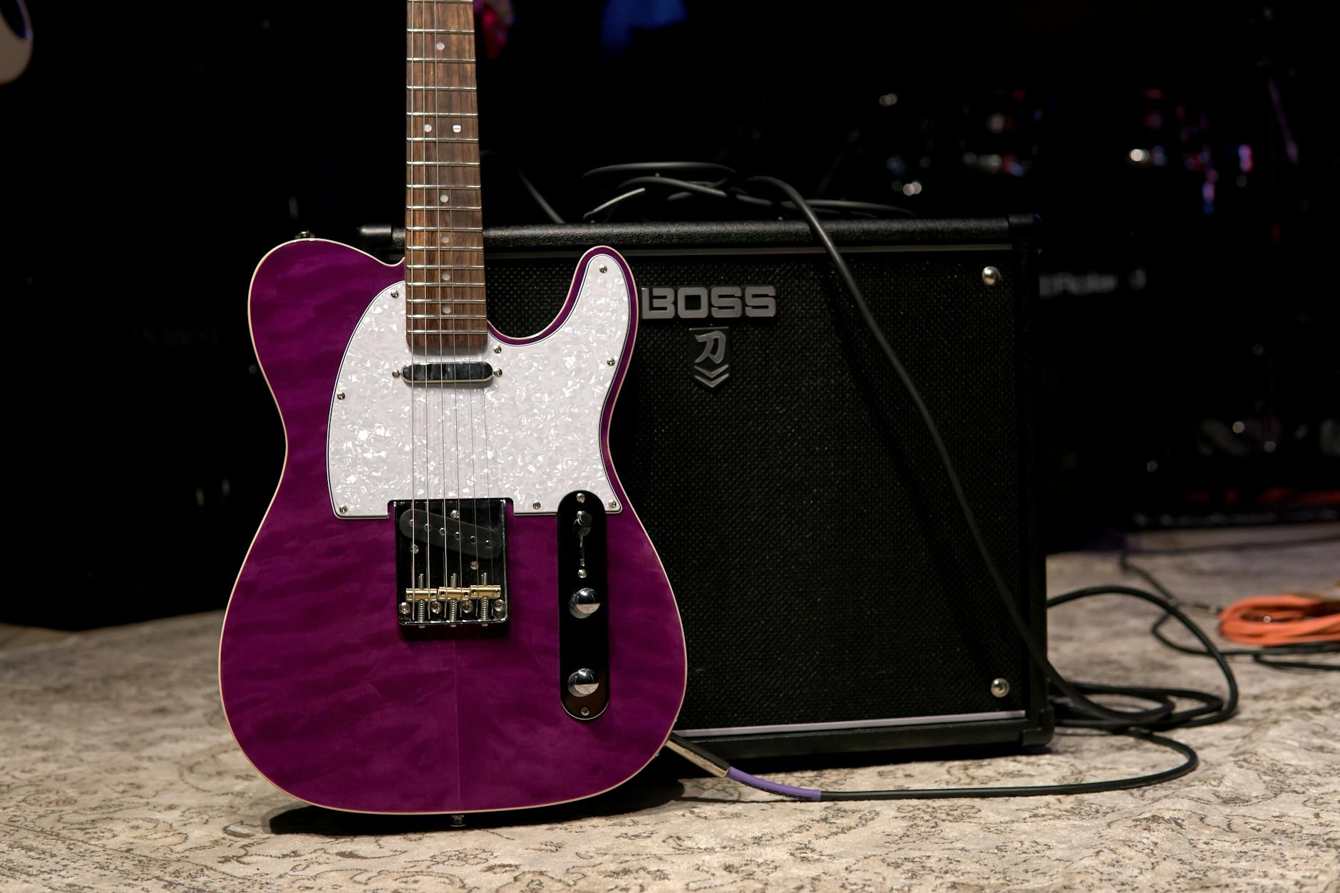 Electric guitar with high gain amp for Fractal Audio presets | Photo by Caique Araujo on Pexels